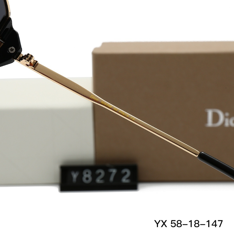 8272 Sunglasses with box