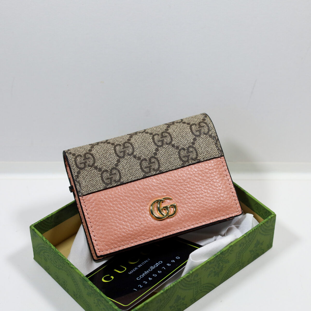 Luxury GUCCI Leather Wallet Pink Canvas