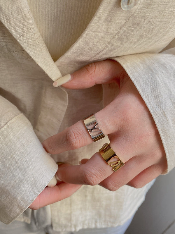 J112  Men's and women's titanium steel ring jewelry