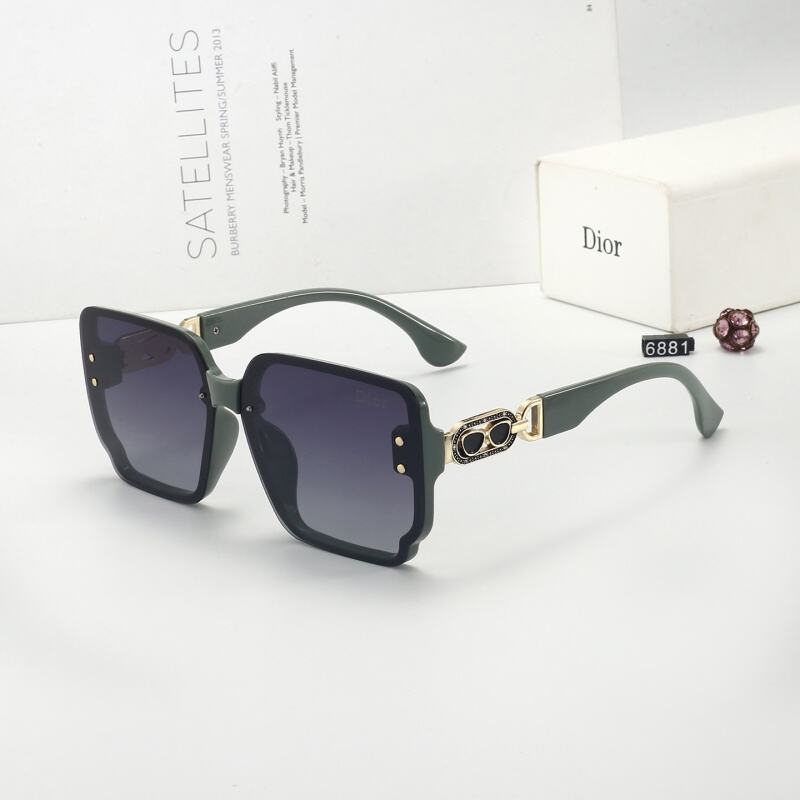 6881  Sunglasses with box